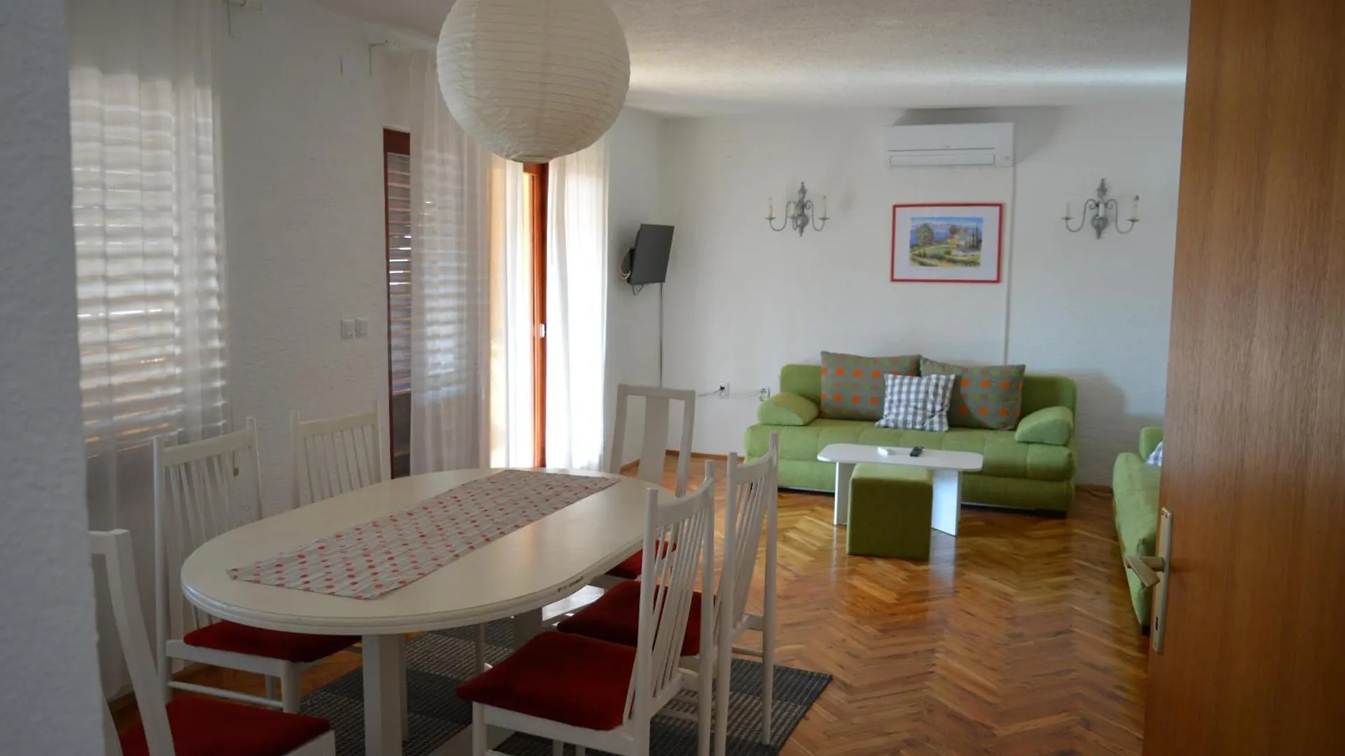 Apartment Ivana Kornić 0*,